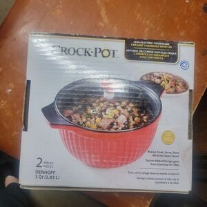 Crock-Pot Red Ribbed Casserole Dish with Lid